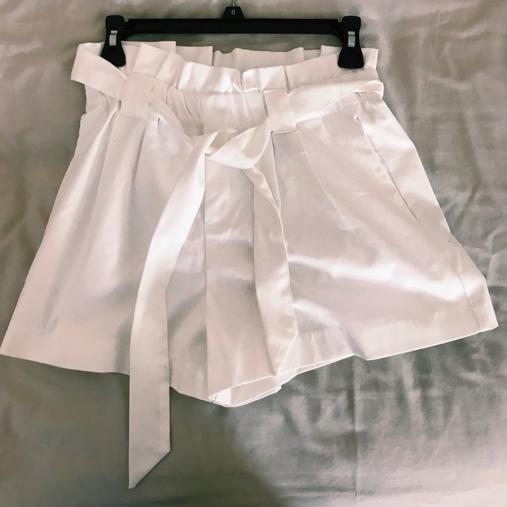White shorts (brand new)